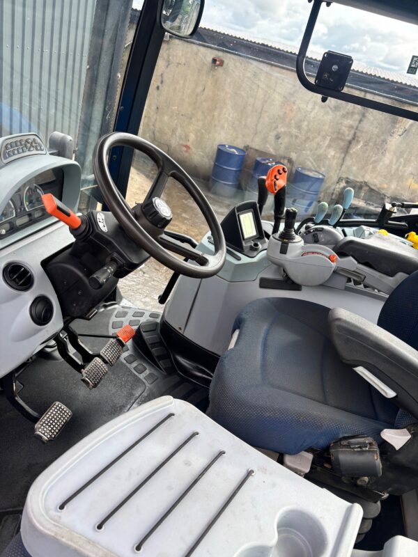 NEW HOLLAND T6.180 - Image 2